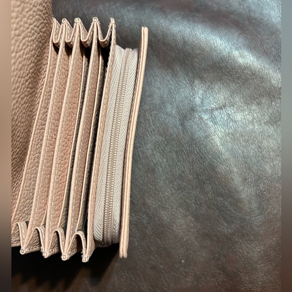 Luxury Pebbled Leather Bi Fold Wallet Beige Pink…NWOT! Please read description. - Picture 8 of 11